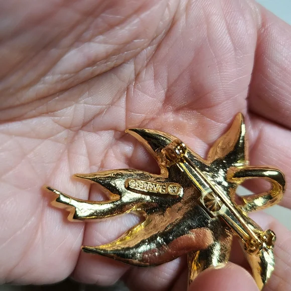 Gerry Palm Leaves Gold Brooch - Picture 3 of 3